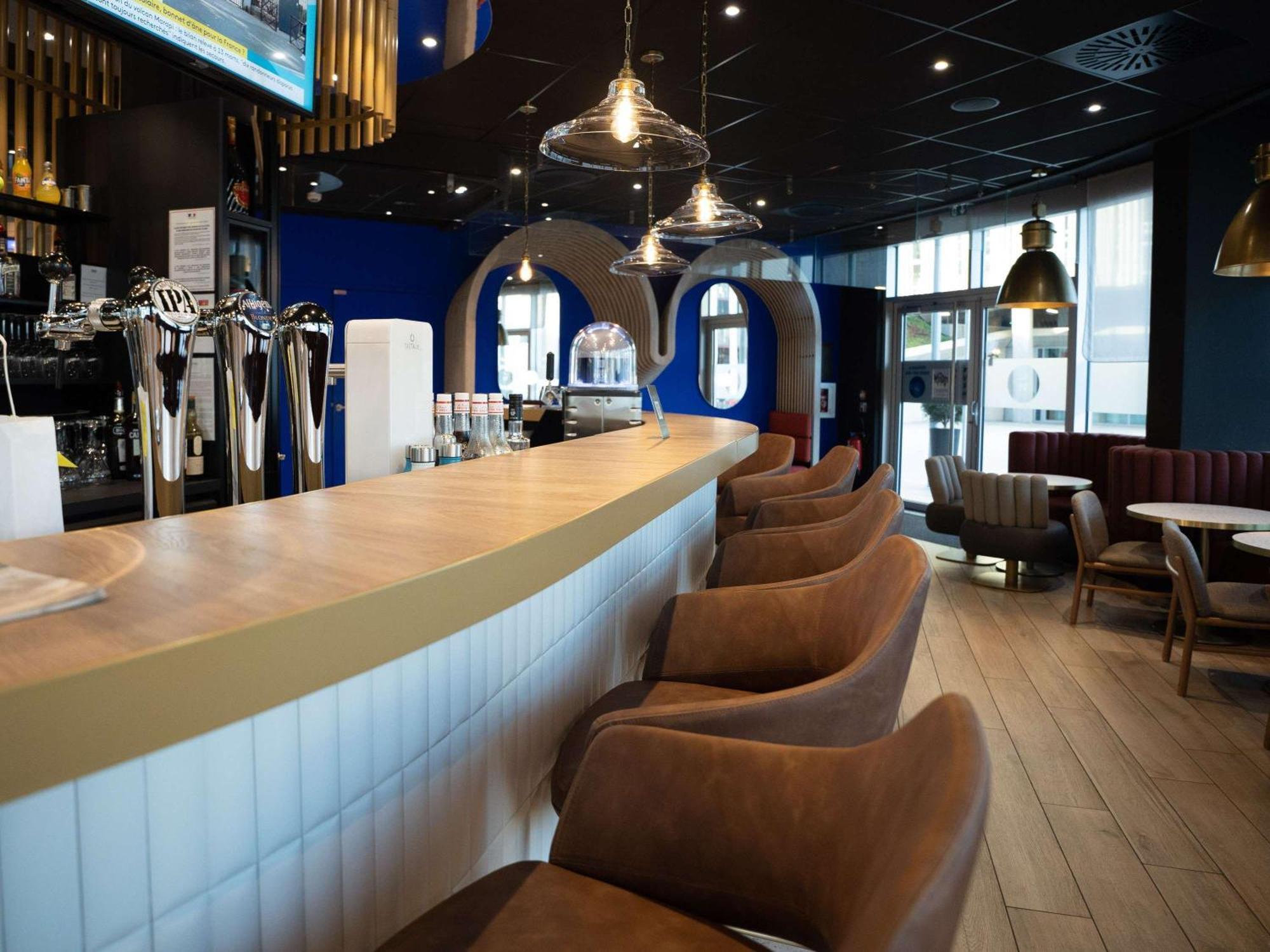 Novotel Angers Centre Gare Exterior foto